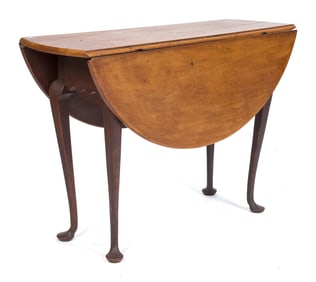 18TH C. AMERICAN QUEEN ANNE DROP LEAF TABLE.