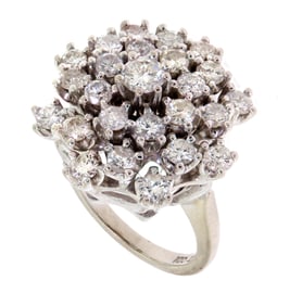 VINTAGE 14K GOLD DIAMOND CLUSTER DINNER RING.