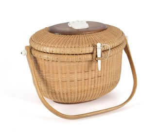 VINTAGE CHIN MANASMONTRI NANTUCKET LIGHTSHIP PURSE.