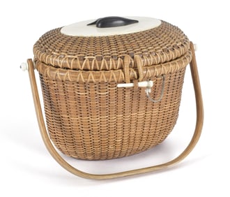 VINTAGE WILLIAM SEVRENS NANTUCKET LIGHTSHIP PURSE.