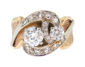 VINTAGE 14K GOLD SWIRLY DIAMOND RING.