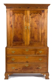 18TH C. AMERICAN CHIPPENDALE WALNUT LINEN PRESS.