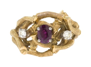 VINTAGE 18K GOLD GARNET & DIAMOND RING.