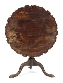 18TH C. CHIPPENDALE PIE CRUST TEA TABLE.