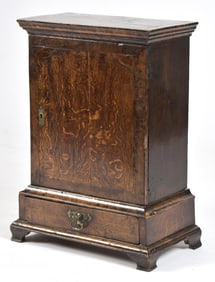 18TH C. DIMINUTIVE OAK CABINET.