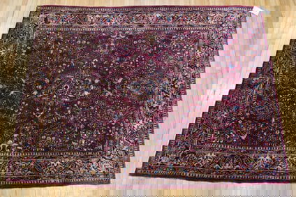 ANTIQUE SAROUK RUG.