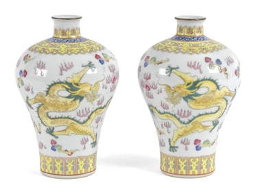PR. OF SIGNED 20TH C. CHINESE PORCELAIN VASES.