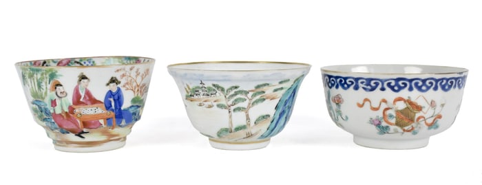 THREE ANTIQUE CHINESE PORCELAIN BOWLS.