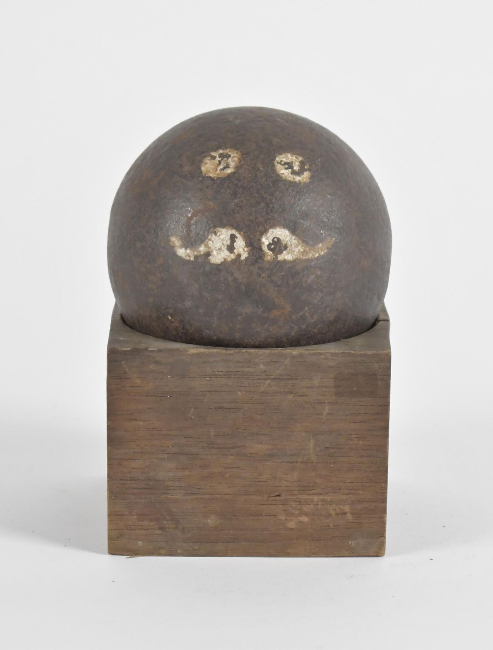 CIVIL WAR ERA CANNONBALL WITH PAINTED FACE. (1 of 9)