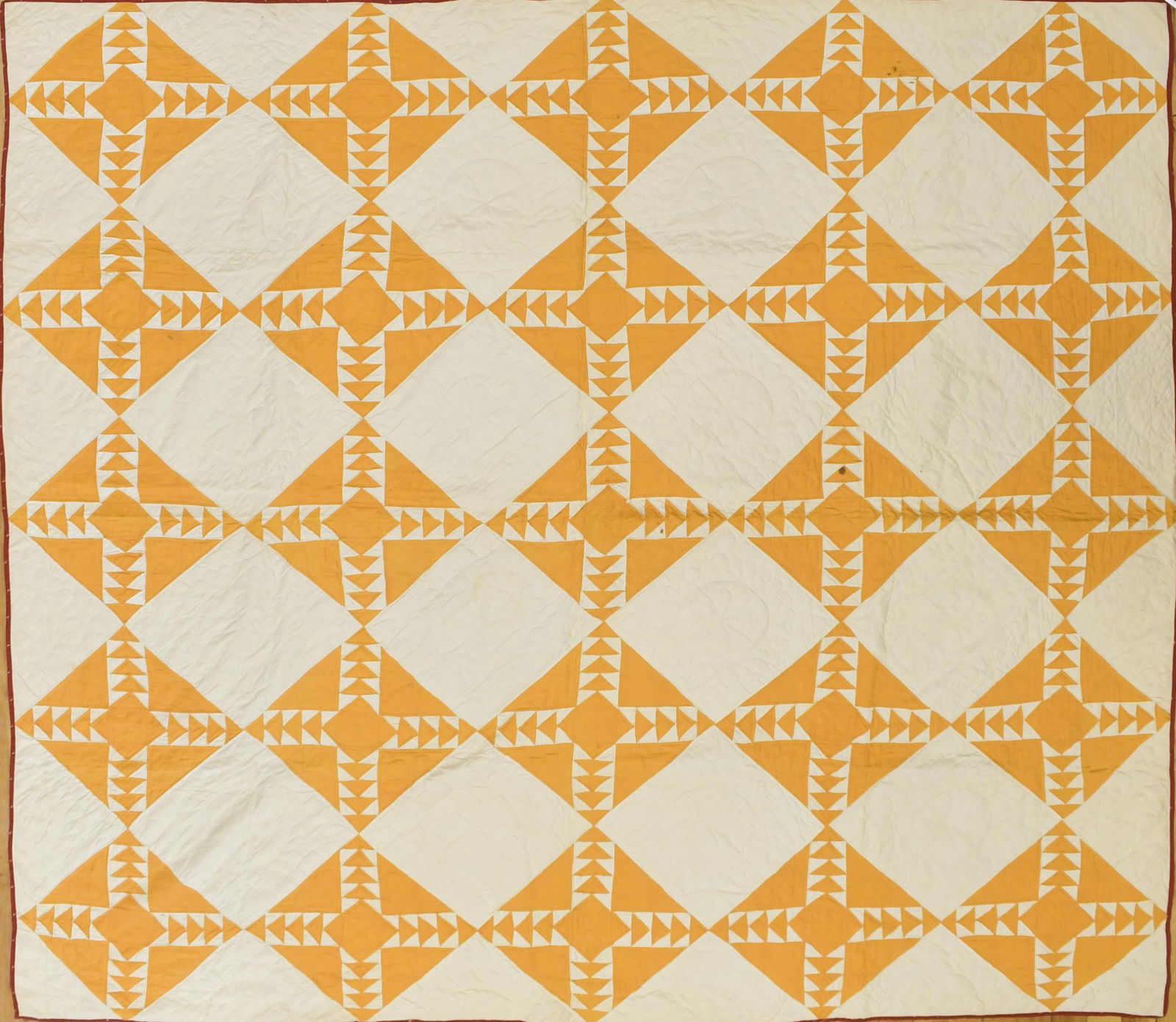 LATE 19TH C. ORANGE FLYING GEESE QUILT. (1 of 10)
