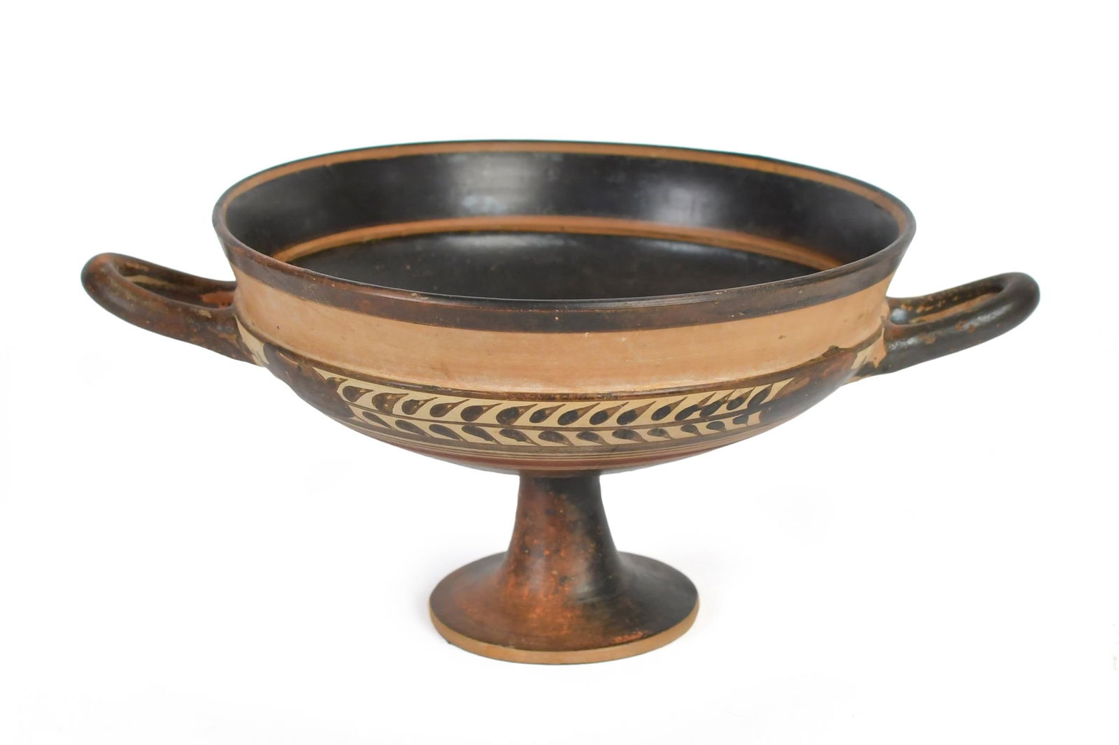 530 B.C.E. LACONIAN BLACK FIGURE GREEK KYLIX CUP. (1 of 14)