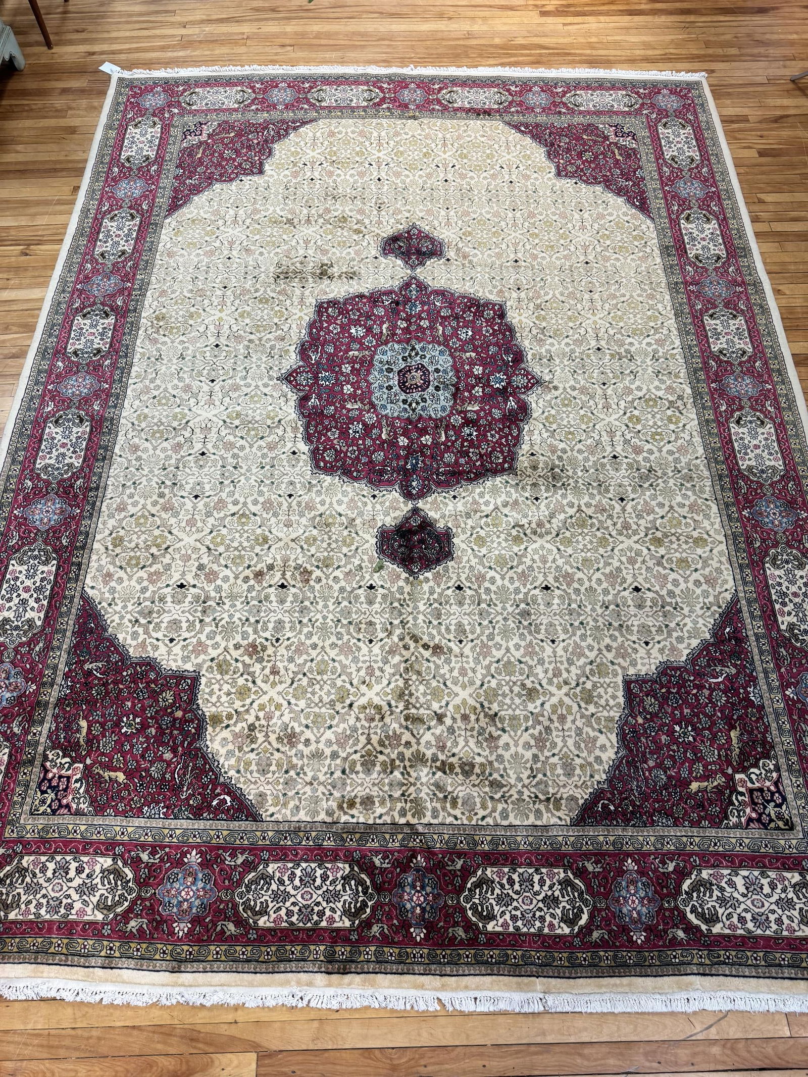 FINE KERMAN ORIENTAL SILK ON WOOL RUG. (1 of 7)