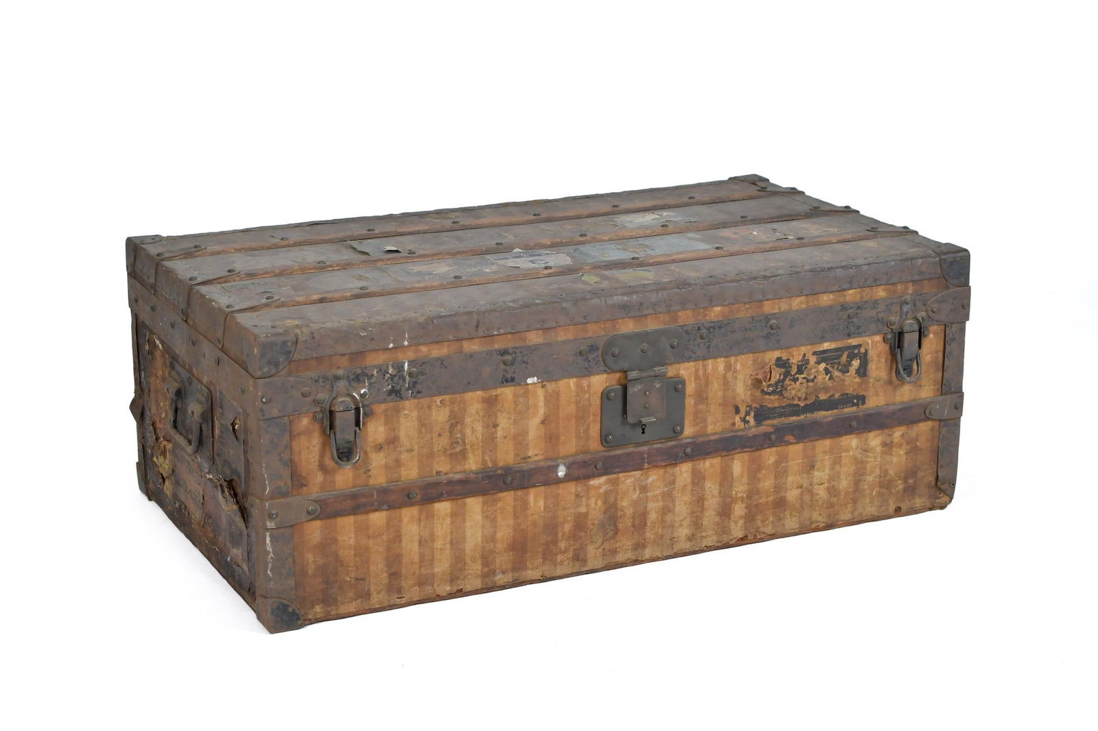 ANTIQUE LOUIS VUITTON STEAMER TRUNK. (1 of 16)