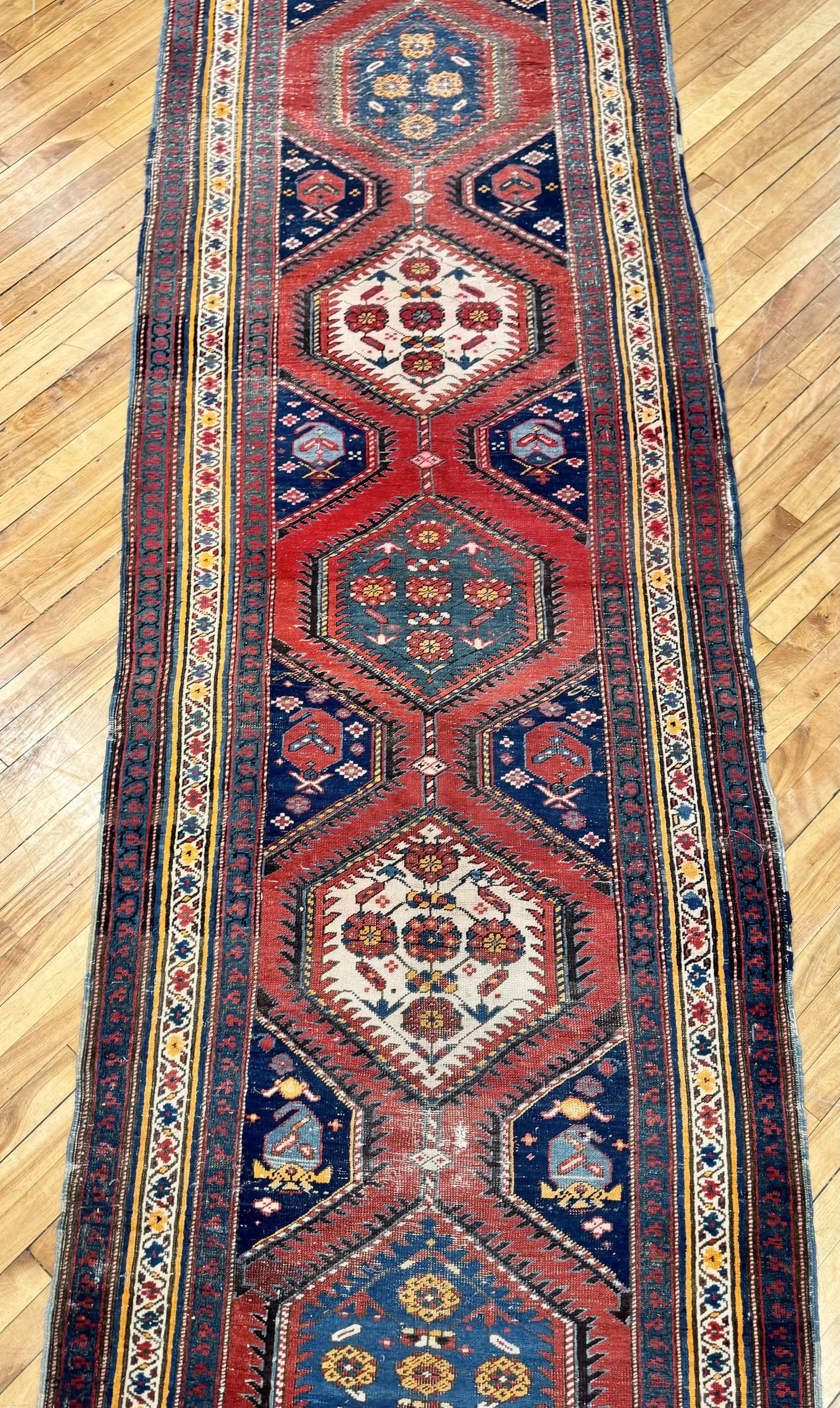 ANTIQUE ORIENTAL HALL RUNNER RUG. (1 of 9)