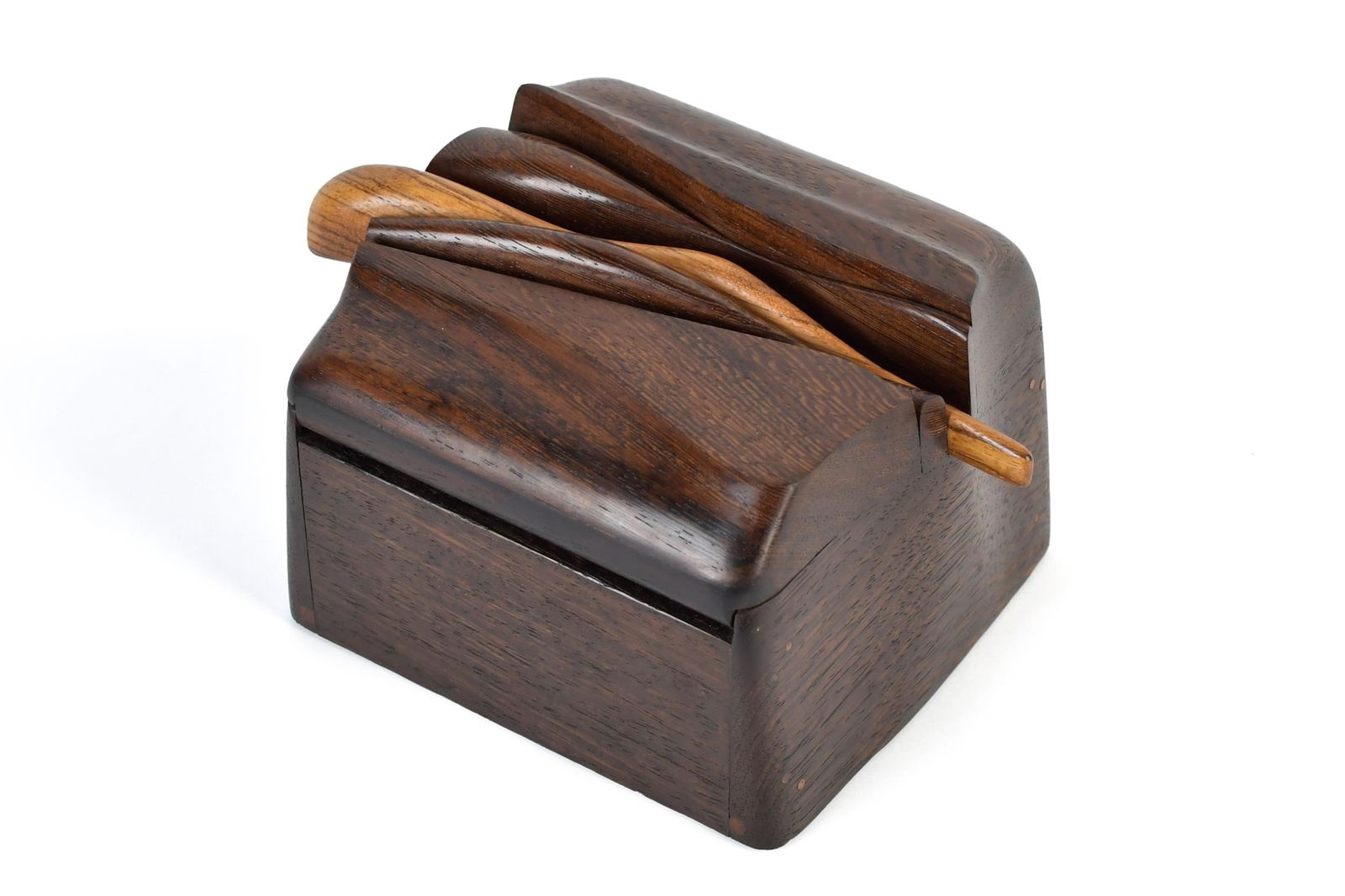 CHARLES B. COBB, CA. CARVED WOOD DRESSER BOX. (1 of 10)