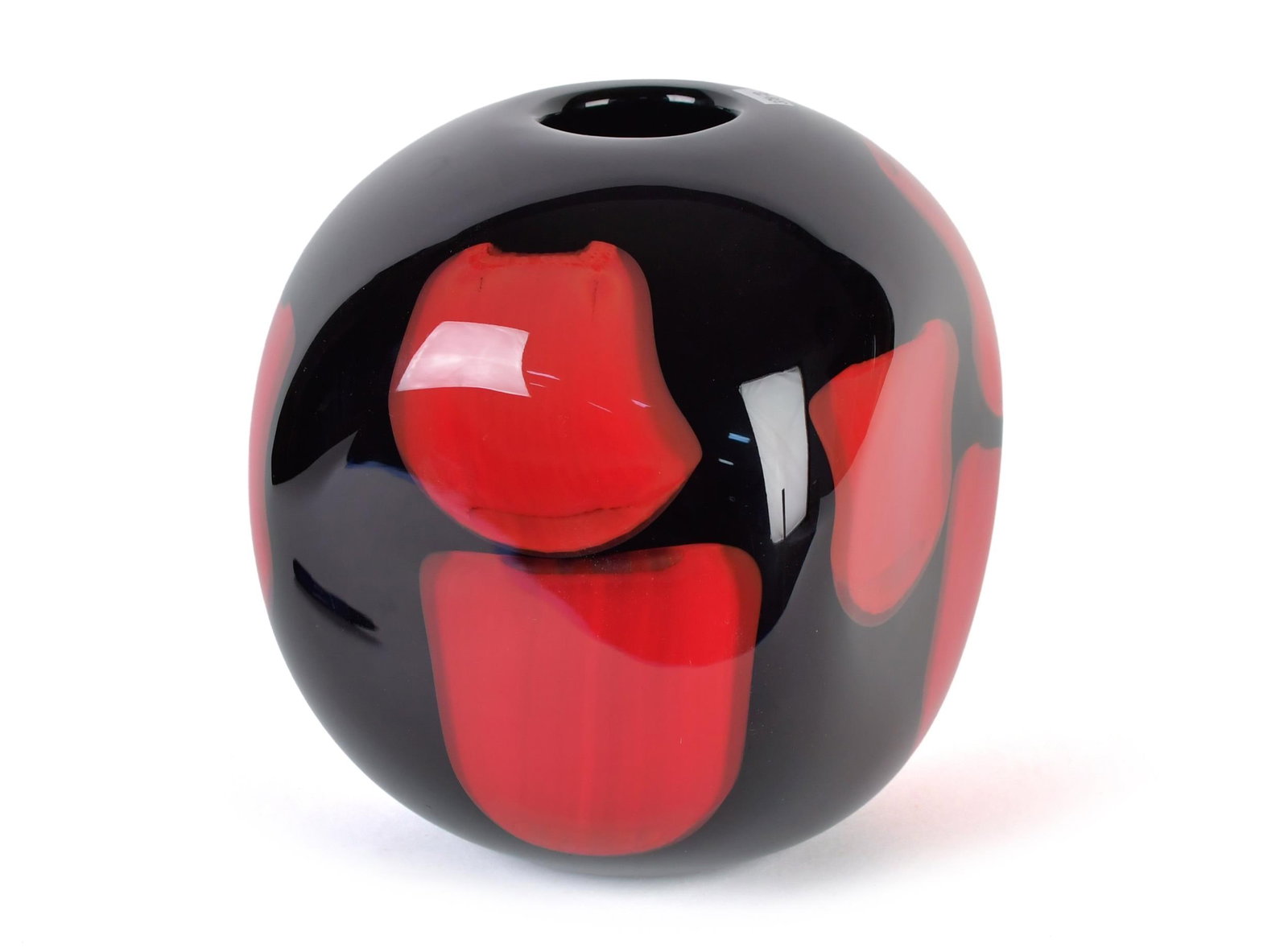 SEGUSO MURANO GLASS ALEA VASE.: A vintage Seguso Italian Murano glass vase in red and black, signed on bottom Seguso Murano 11/101, Alea. Includes receipt and booklet. 9.5”H x 7.5”W