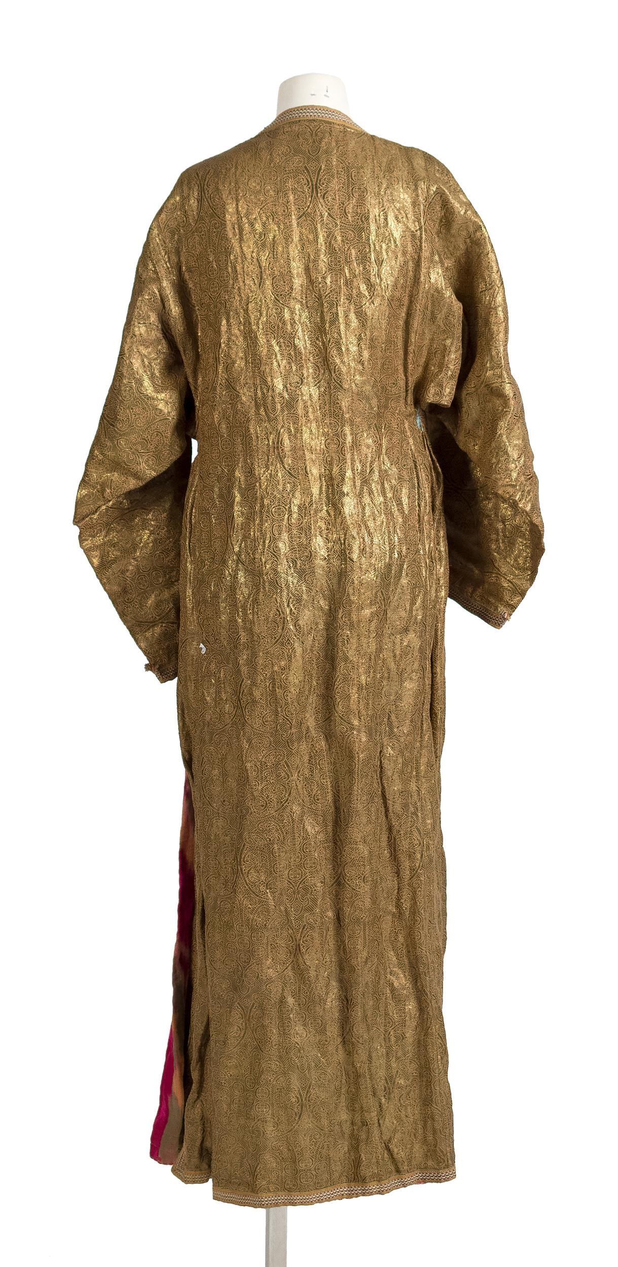 ANTIQUE EMBROIDERED CHINESE ROBE. (1 of 10)