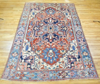 ANTIQUE ORIENTAL HERIZ ROOM SIZE RUG.