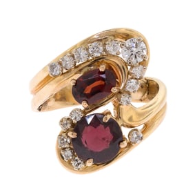 VINTAGE 14K GOLD GARNET & DIAMOND RING.