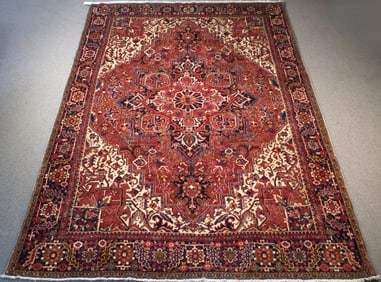 VINTAGE ORIENTAL HERIZ ROOM SIZE RUG.