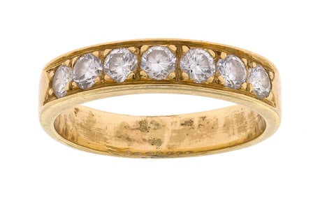 18K YELLOW GOLD DIAMOND BAND.
