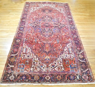ANTIQUE ROOM SIZE HERIZ RUG.