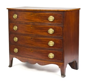 EARLY 19TH C. AMERICAN FEDERAL BOW FRONT CHEST.
