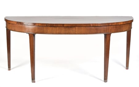 ENGLISH GEORGIAN III MAHOGANY HUNT TABLE.