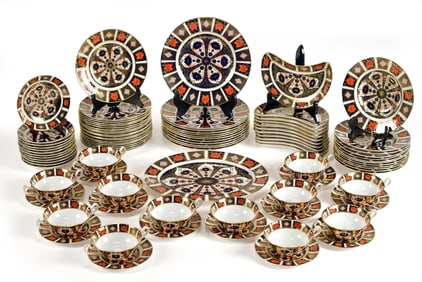 ROYAL CROWN DERBY 92 PC. CHINA SET.