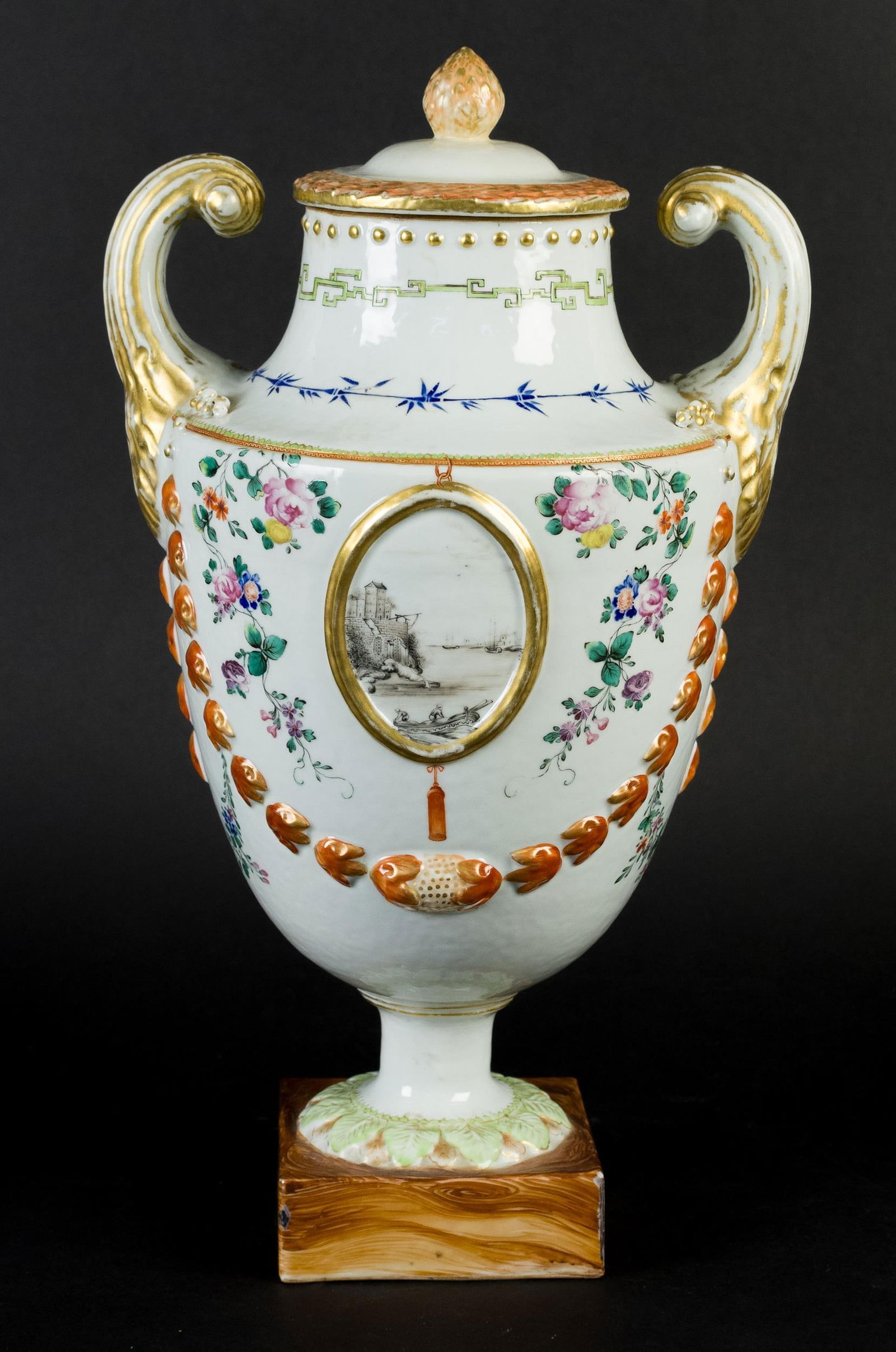 ANTIQUE CHINESE PORCELAIN COVERED URN. (1 of 14)