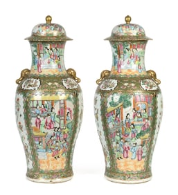 PR. 19TH C. CHINESE ROSE MEDALLION COVERED URNS.
