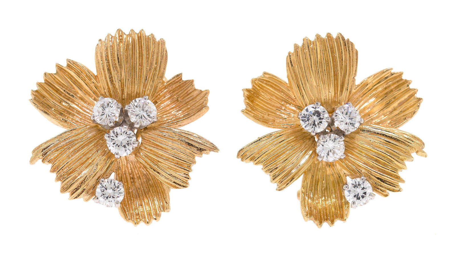VINTAGE 18K GOLD DIAMOND FLOWER POST EARRINGS. (1 of 9)