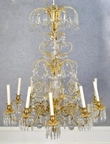 FINE CRYSTAL & BRONZE CHANDELIER.
