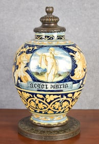 RENAISSANCE MAJOLICA APOTHECARY JAR.