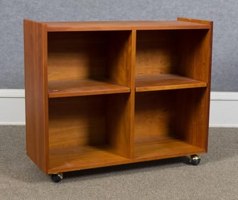 SMALL CONTEMPORARY BOOKCASE.