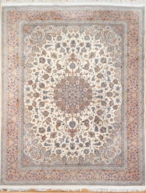 VINTAGE IVORY FIELD ORIENTAL RUG.