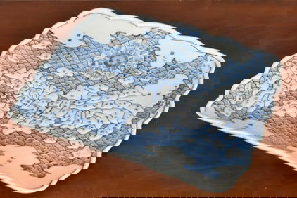 ANTIQUE JAPANESE PORCELAIN MAP PLATTER.