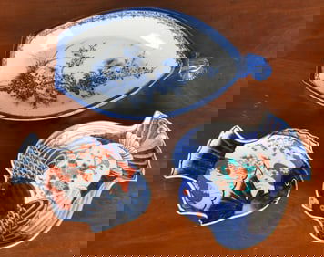 THREE ANTIQUE IMARI FIGURAL DISHES.