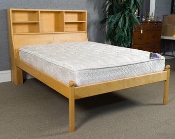 POMPANOOSUC MILLS MAPLE FULL SIZE BED.