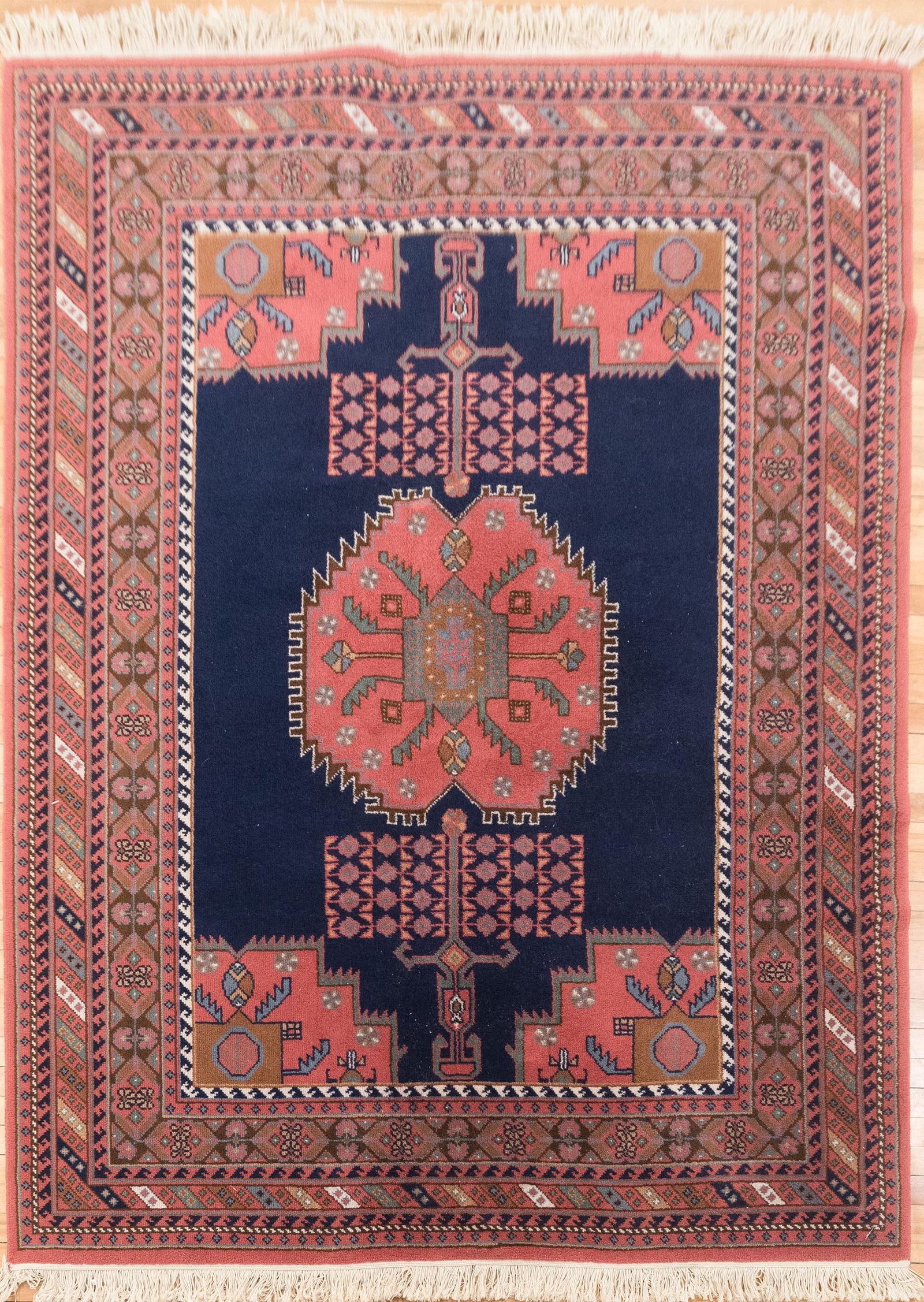 MODERN MACHINE MADE ORIENTAL RUG. (1 of 7)