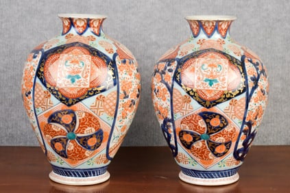 PAIR 20TH C. IMARI VASES.
