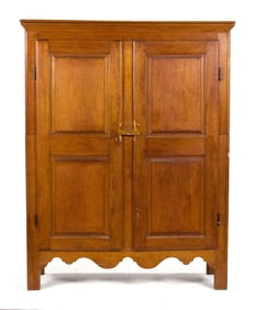 18TH C. CHERRY/PINE RAISED PANEL CUPBOARD.