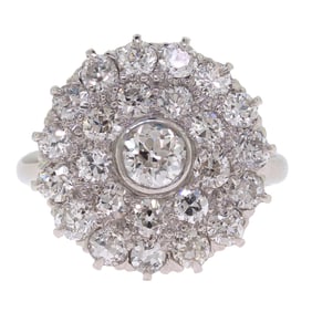 ANTIQUE GOLD OLD EUROPEAN CUT DIAMOND CLUSTER RING.
