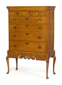 QUEEN ANNE DUNLAP STYLE CHEST ON FRAME.
