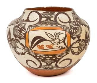ANTIQUE ACOMA CLAY POT.