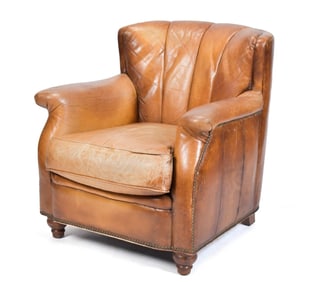 VINTAGE DECO BROWN LEATHER CHAIR.
