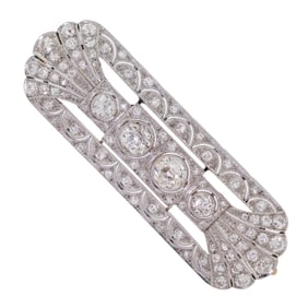 ART DECO 4.0 CT. TW. DIAMOND PLATINUM BAR PIN.