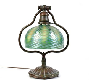 ANTIQUE TIFFANY STUDIOS DAMASCENE DESK LAMP.