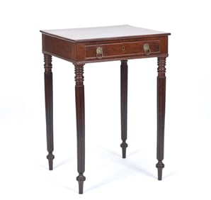 EARLY 19TH C. AMERICAN MAHOGANY SEWING STAND.