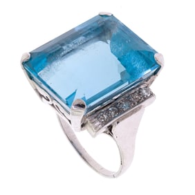 VINTAGE 20 CT. AQUAMARINE & DIAMOND RING.